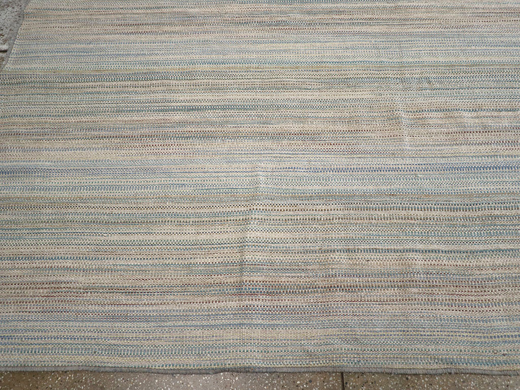Modern Turkish Flatweave Kilim Room Size Carpet, No.32451 - Galerie Shabab