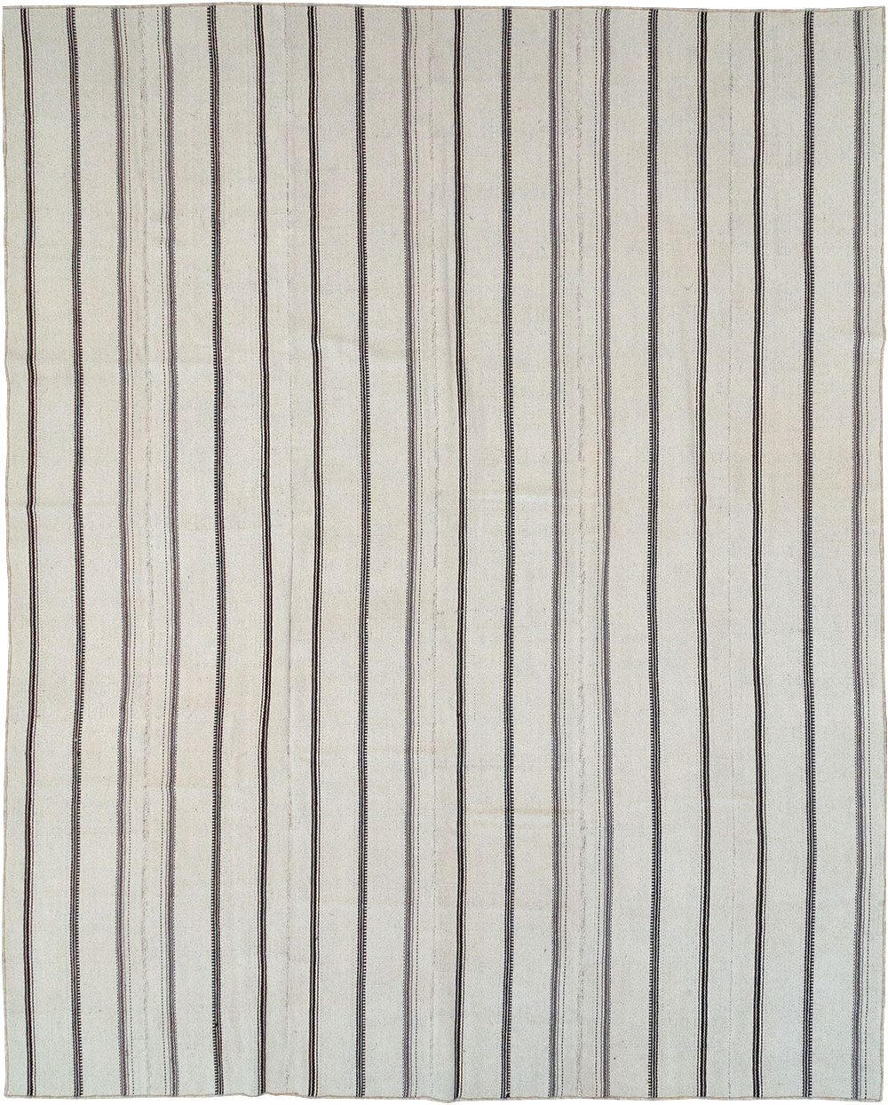 Vintage Persian Flatweave Kilim Room Size Carpet, No.32455 - Galerie Shabab