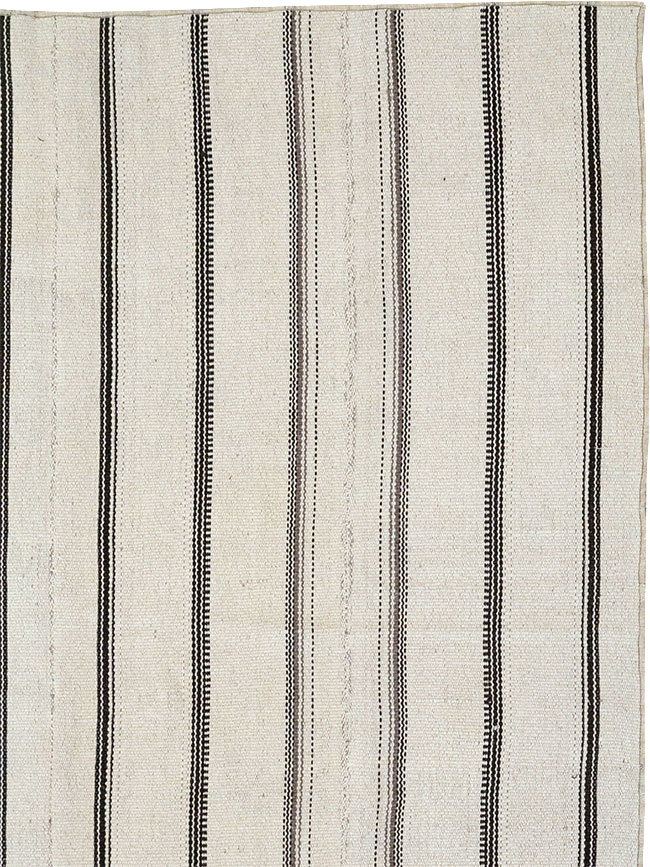 Vintage Persian Flatweave Kilim Room Size Carpet, No.32455 - Galerie Shabab