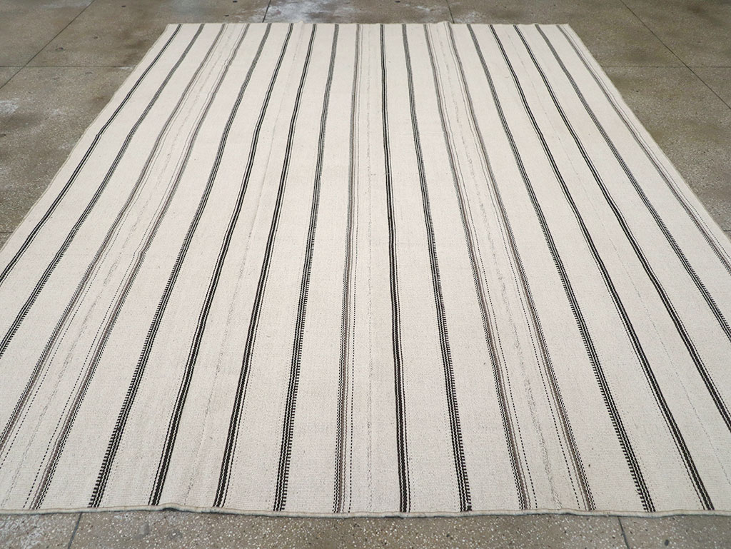 Vintage Persian Flatweave Kilim Room Size Carpet, No.32455 - Galerie Shabab