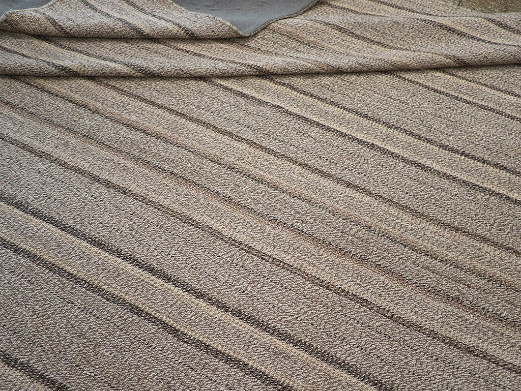 Modern Turkish Flatweave Kilim Room Size Carpet, No.32457 - Galerie Shabab