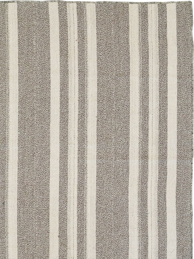 Modern Turkish Flatweave Kilim Room Size Carpet, No.32458 - Galerie Shabab