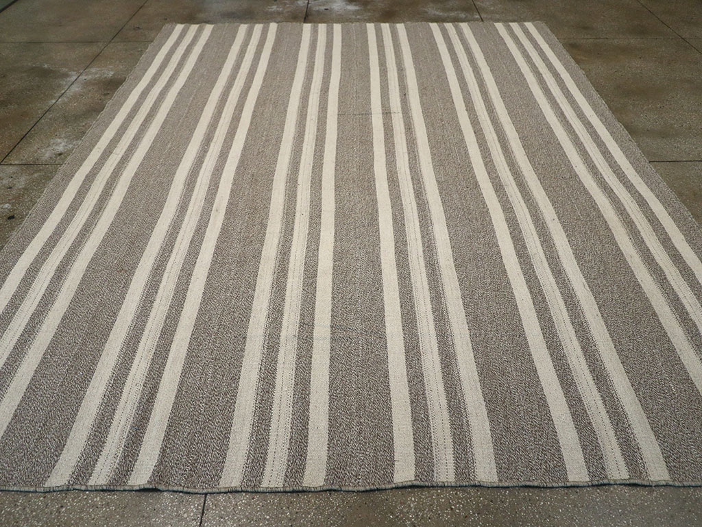 Modern Turkish Flatweave Kilim Room Size Carpet, No.32458 - Galerie Shabab