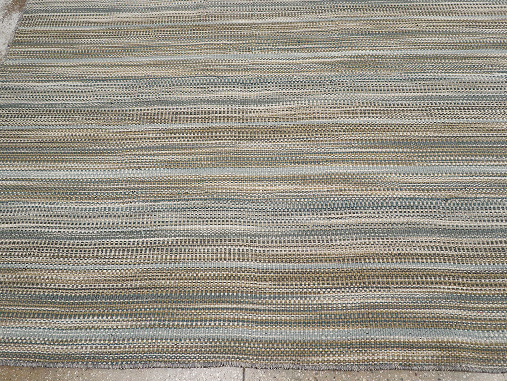 Modern Turkish Flatweave Kilim Room Size Carpet, No.32459 - Galerie Shabab