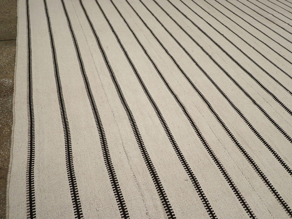 Modern Turkish Flatweave Kilim Large Carpet, No.32460 - Galerie Shabab