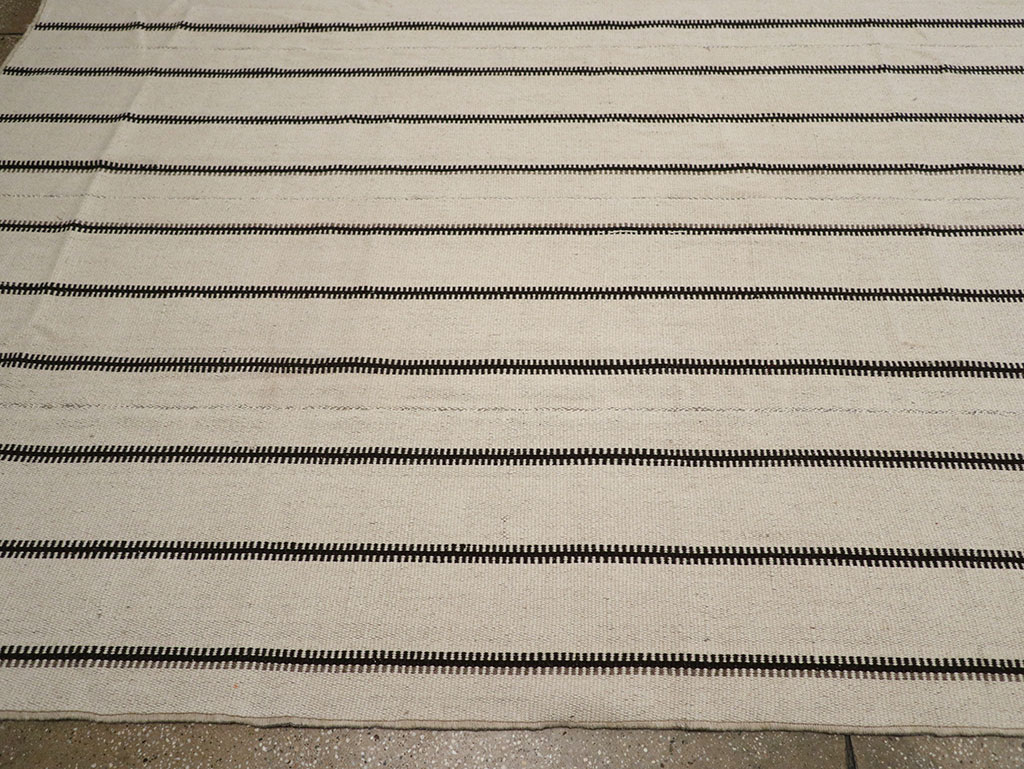 Modern Turkish Flatweave Kilim Large Carpet, No.32460 - Galerie Shabab
