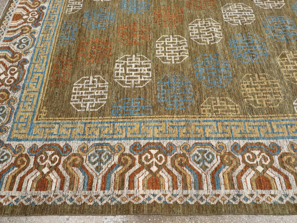 Modern East Turkestan Khotan Room Size Carpet, No.32476 - Galerie Shabab