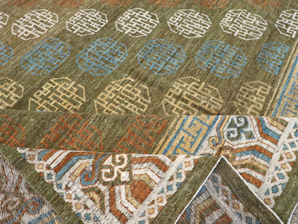 Modern East Turkestan Khotan Room Size Carpet, No.32476 - Galerie Shabab