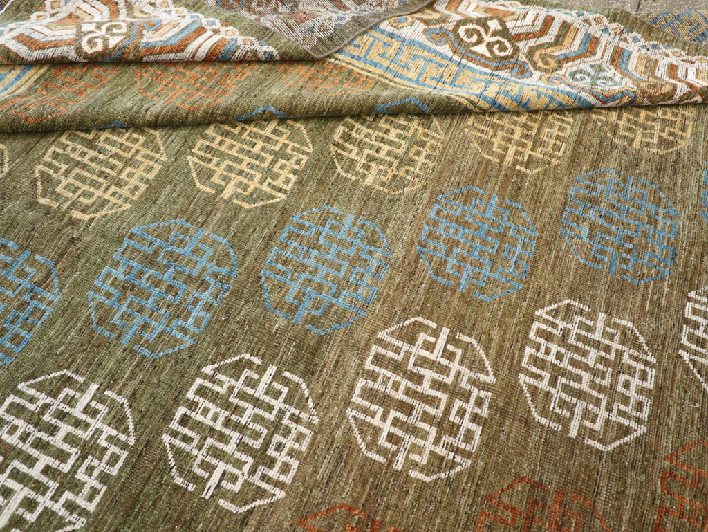 Modern East Turkestan Khotan Room Size Carpet, No.32476 - Galerie Shabab