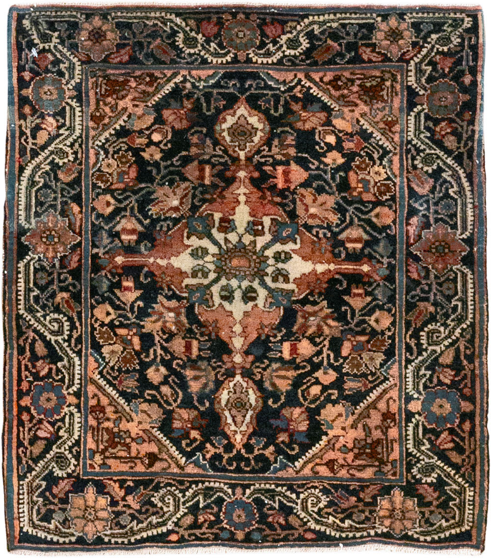 Antique Persian Sarouk Throw Rug, No.32486 - Galerie Shabab
