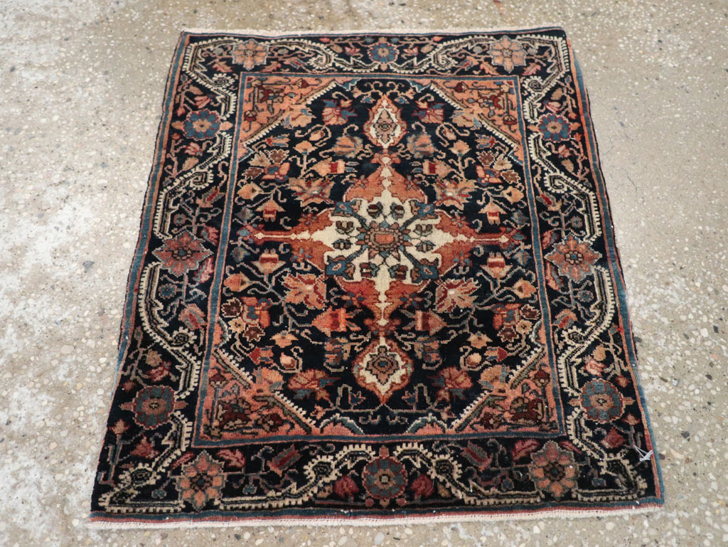 Antique Persian Sarouk Throw Rug, No.32486 - Galerie Shabab