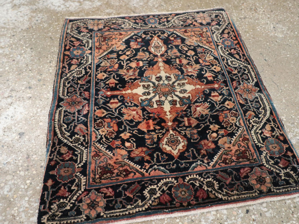 Antique Persian Sarouk Throw Rug, No.32486 - Galerie Shabab