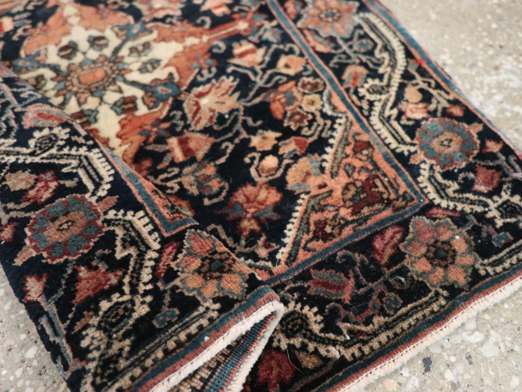 Antique Persian Sarouk Throw Rug, No.32486 - Galerie Shabab