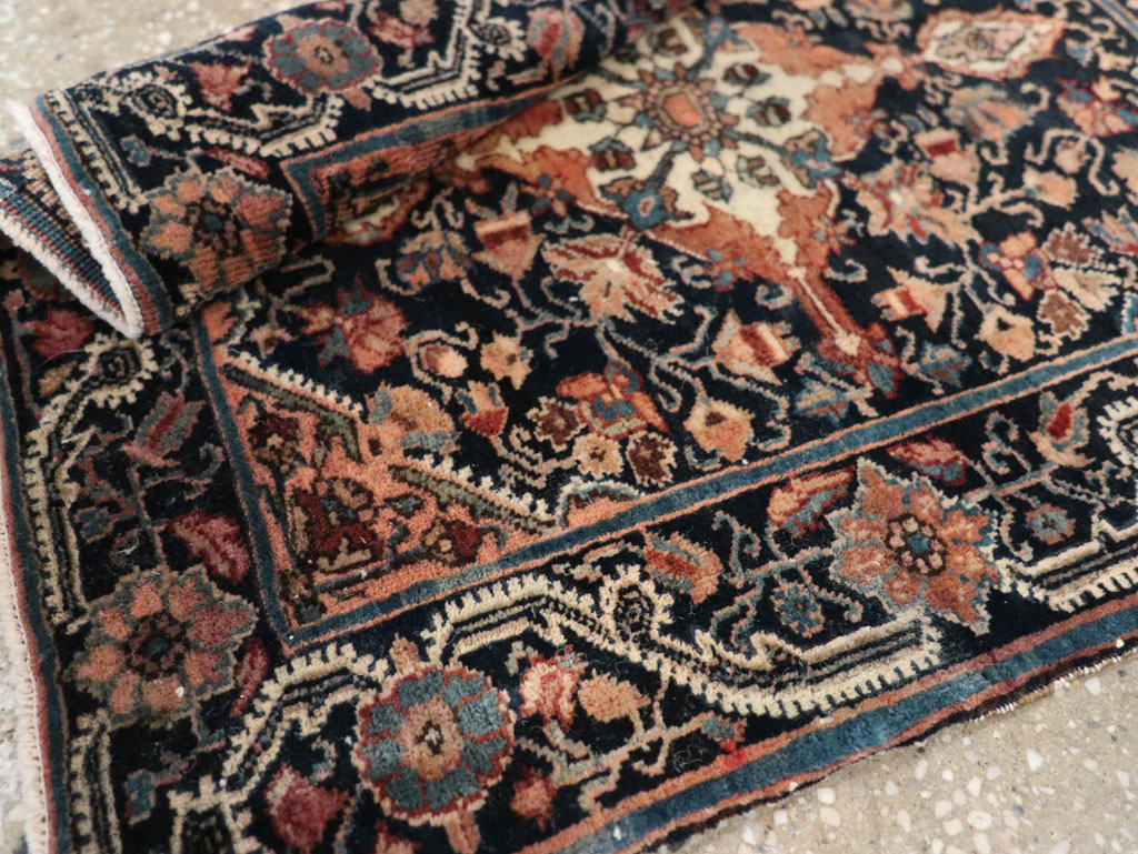 Antique Persian Sarouk Throw Rug, No.32486 - Galerie Shabab