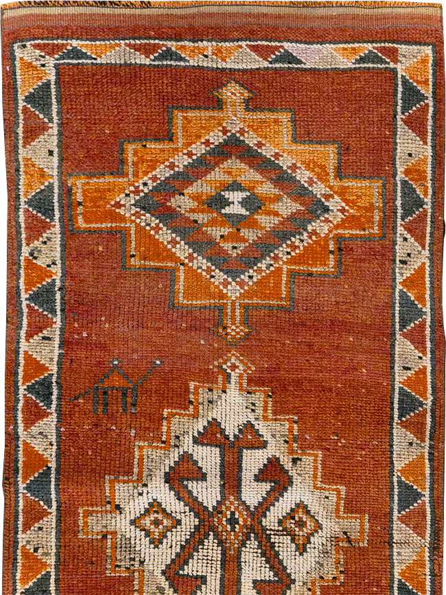 Vintage Turkish Anatolian Tribal Runner, No.32488 - Galerie Shabab