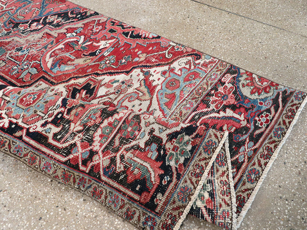 Antique Persian Heriz Rug, No.32492 - Galerie Shabab