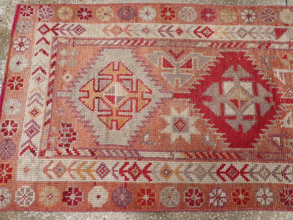 Vintage Turkish Oushak Runner, No.32494 - Galerie Shabab