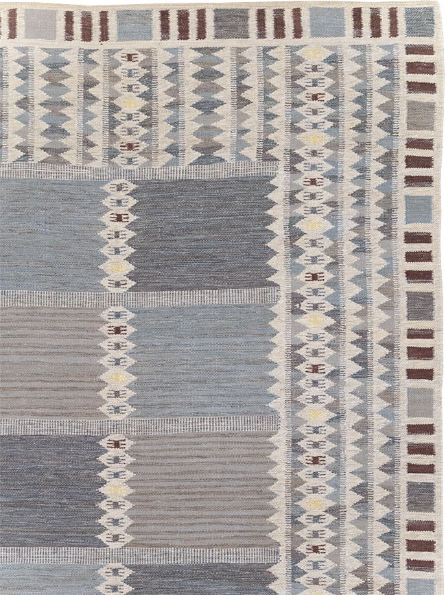 Swedish Inspired Contemporary Turkish Flatweave Room Size Carpet, No.32506 - Galerie Shabab