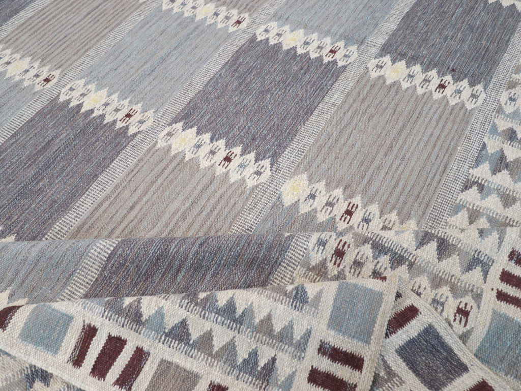 Swedish Inspired Contemporary Turkish Flatweave Room Size Carpet, No.32506 - Galerie Shabab