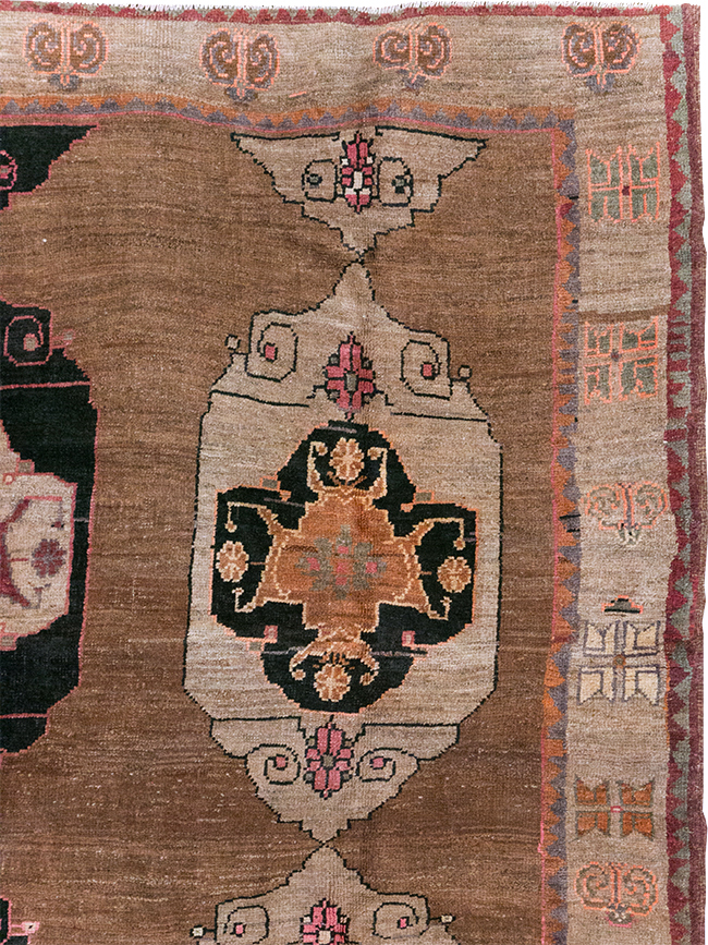 Vintage Turkish Anatolian Room Size Carpet, No.32507 - Galerie Shabab