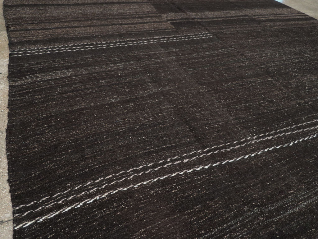 Modern Turkish Flatweave Large Room Size Carpet, No.32509 - Galerie Shabab