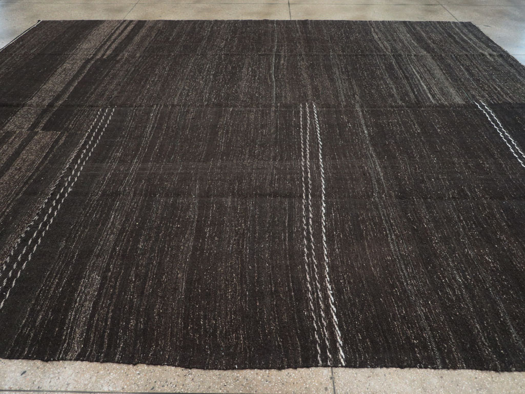 Modern Turkish Flatweave Large Room Size Carpet, No.32509 - Galerie Shabab