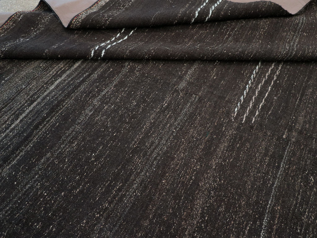 Modern Turkish Flatweave Large Room Size Carpet, No.32509 - Galerie Shabab