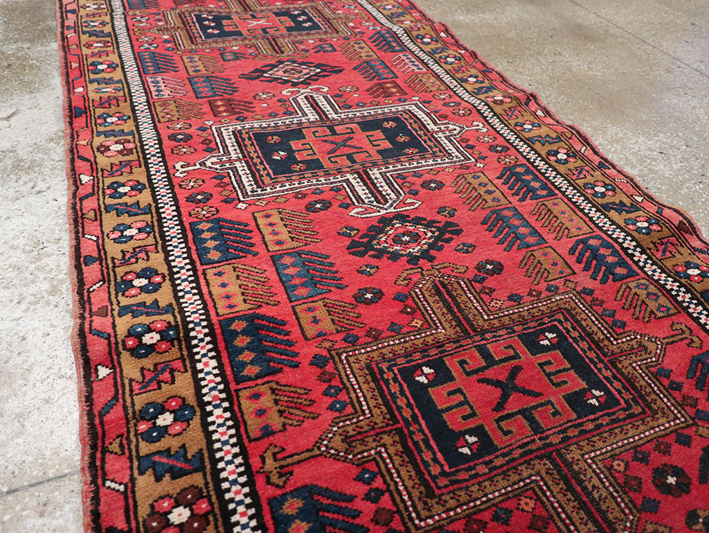 Vintage Persian Karajeh Runner, No.32514 - Galerie Shabab