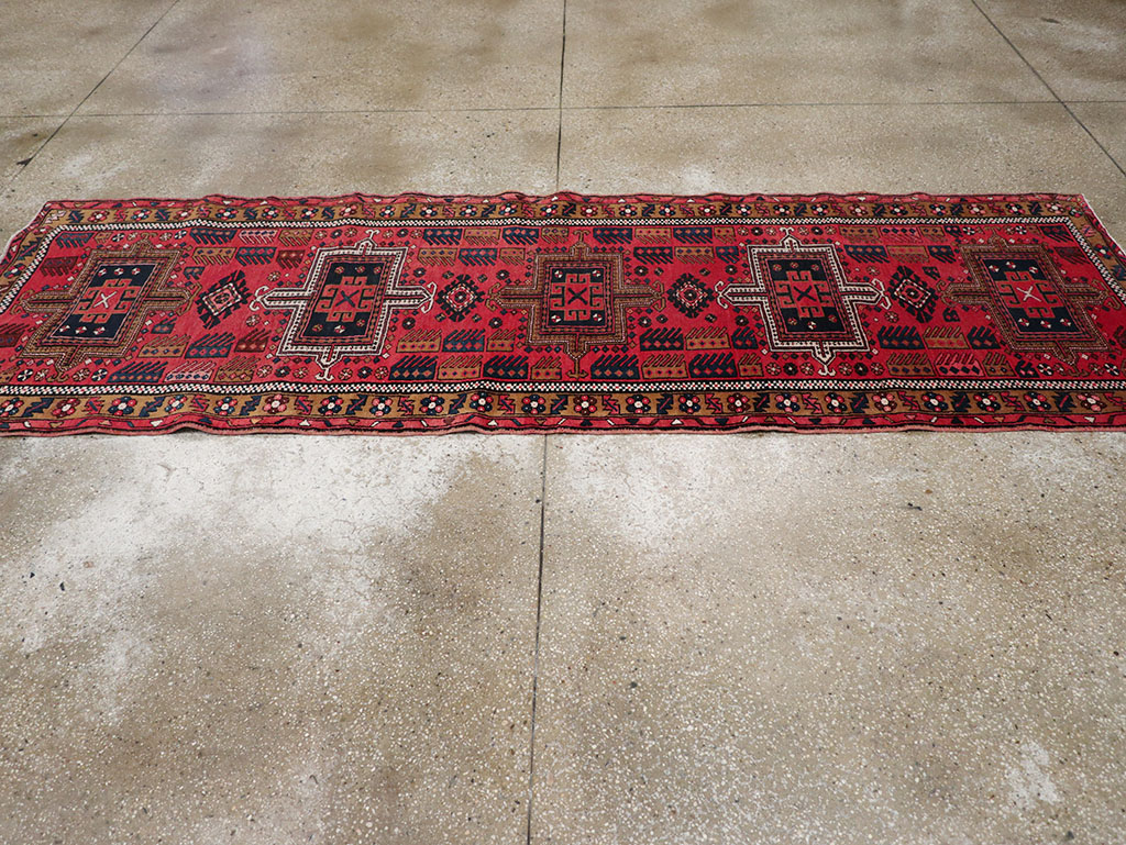 Vintage Persian Karajeh Runner, No.32514 - Galerie Shabab