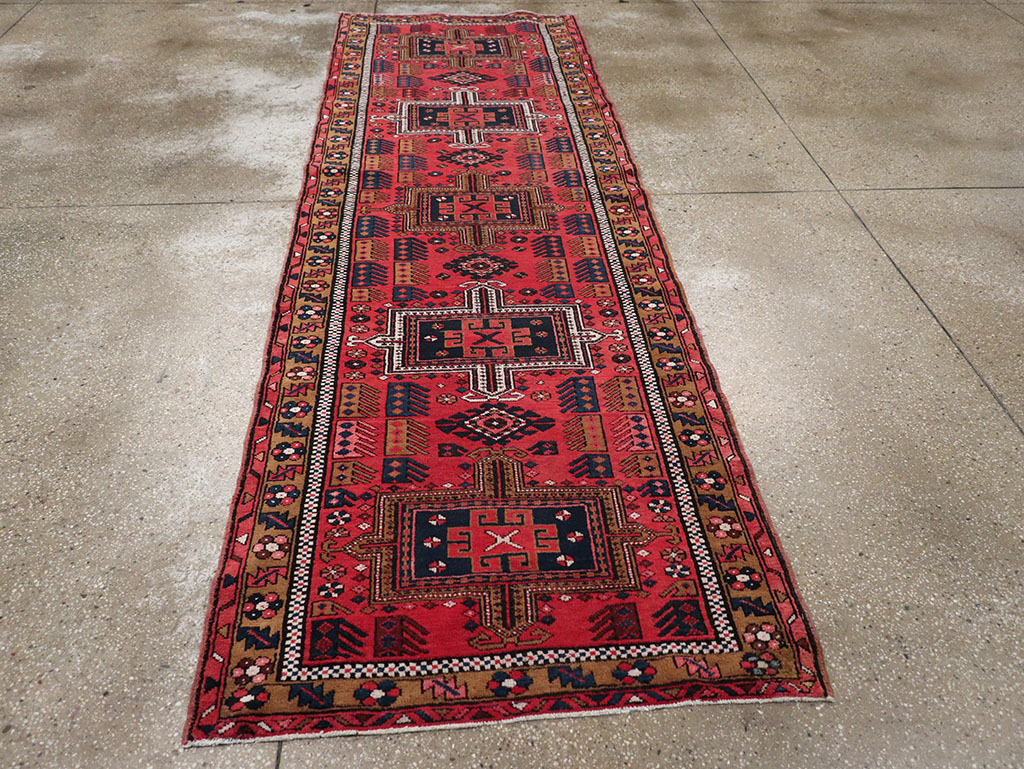 Vintage Persian Karajeh Runner, No.32514 - Galerie Shabab