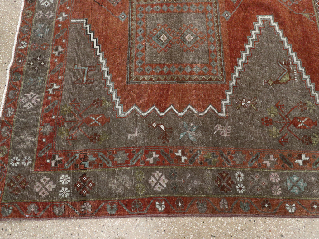 Vintage Anatolian Accent Rug, No.32516 - Galerie Shabab