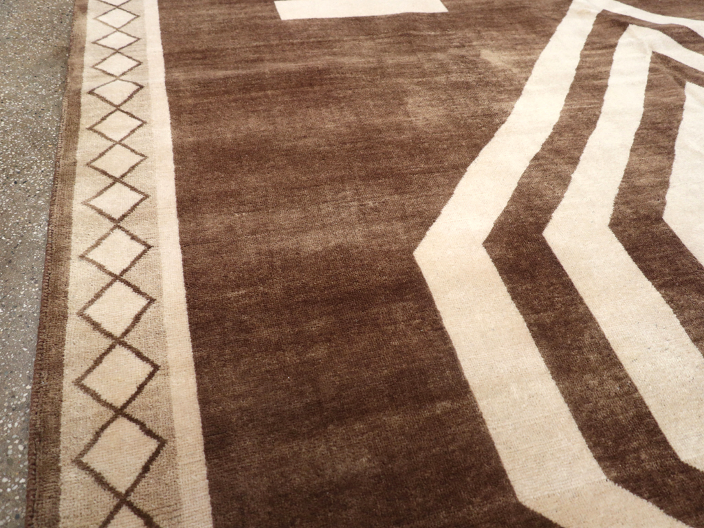 Modern Turkish Tribal Style Room Size Carpet, No.32518 - Galerie Shabab