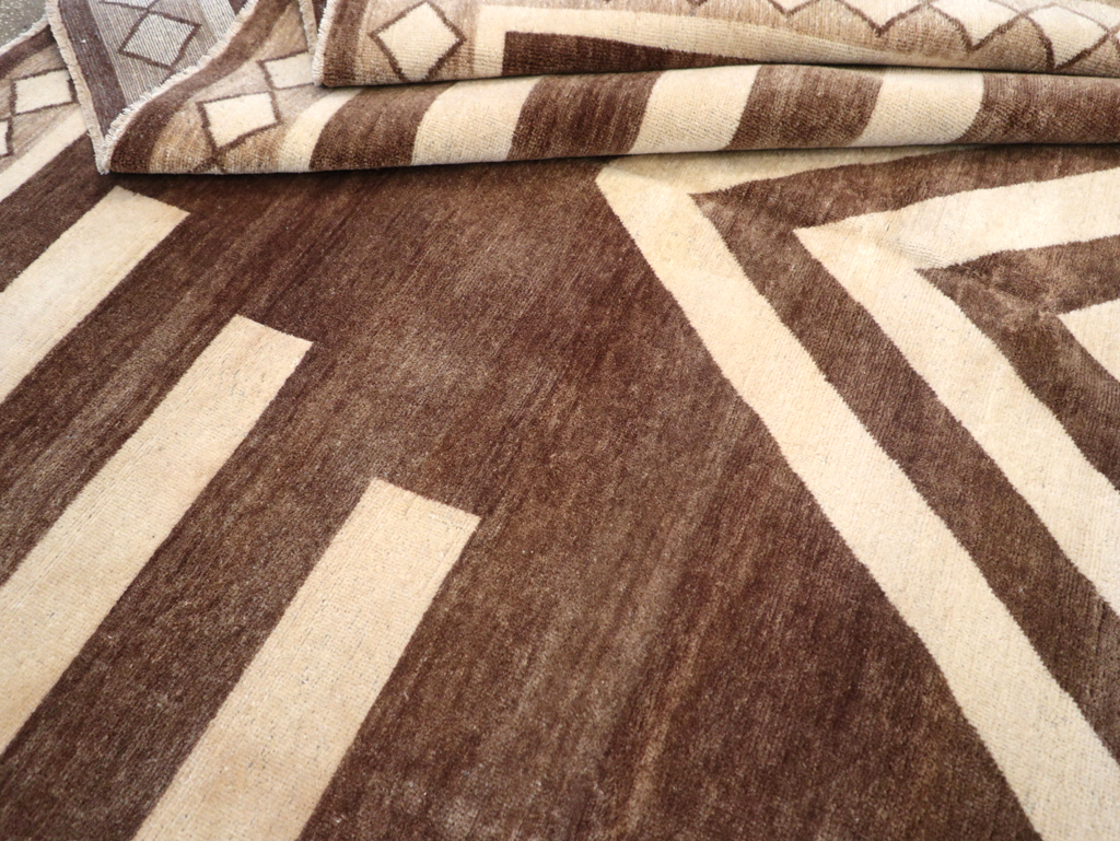 Modern Turkish Tribal Style Room Size Carpet, No.32518 - Galerie Shabab