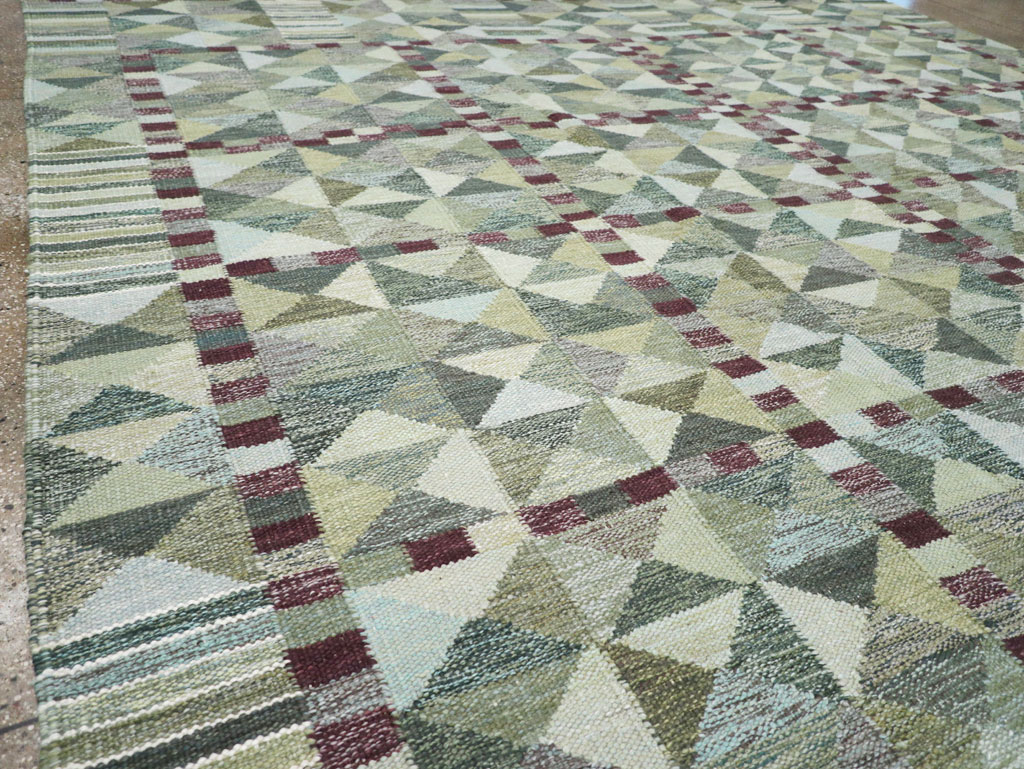 Swedish Inspired Contemporary Turkish Kilim Large Room Size Carpet, No.32521 - Galerie Shabab