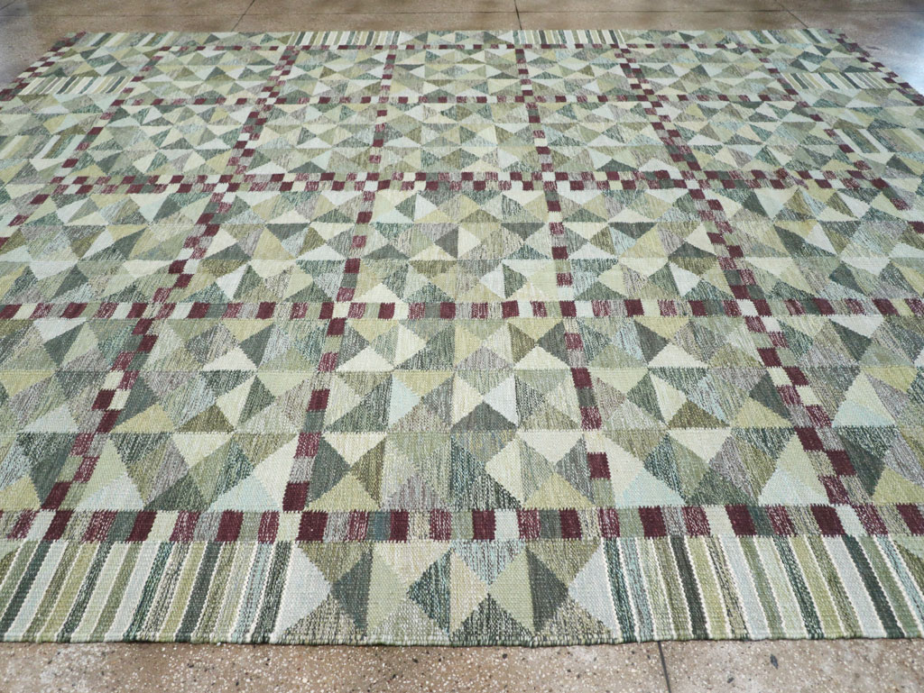 Swedish Inspired Contemporary Turkish Kilim Large Room Size Carpet, No.32521 - Galerie Shabab