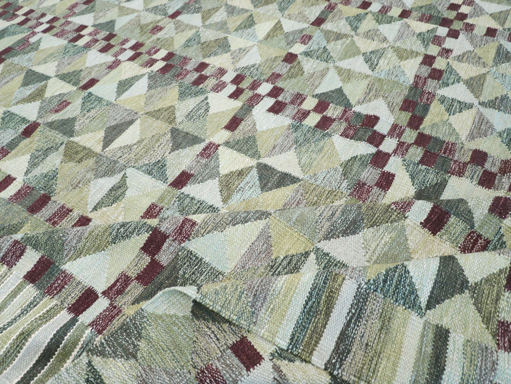 Swedish Inspired Contemporary Turkish Kilim Large Room Size Carpet, No.32521 - Galerie Shabab