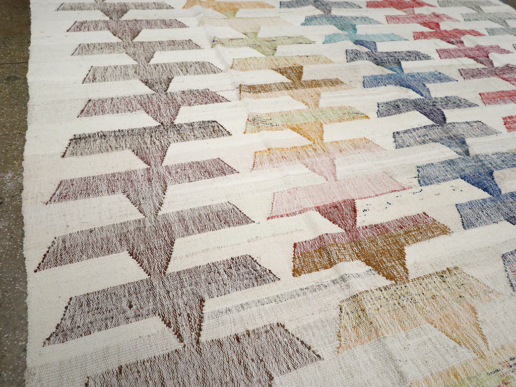 Modern Turkish Flatweave Kilim Room Size Carpet, No.32530 - Galerie Shabab