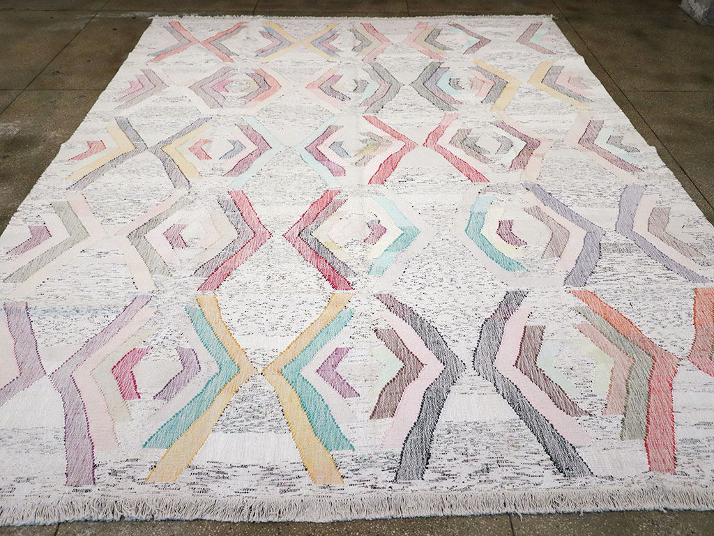 Contemporary Turkish Flatweave Large Room Size Carpet, No.32531 - Galerie Shabab