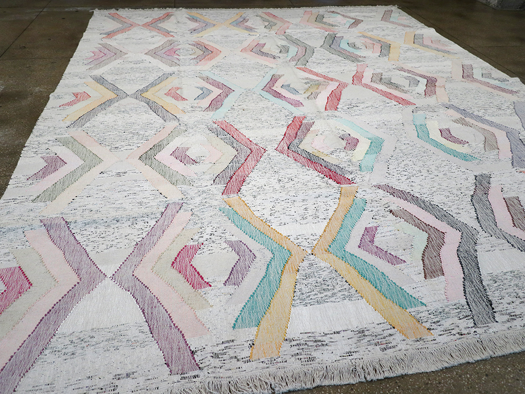 Contemporary Turkish Flatweave Large Room Size Carpet, No.32531 - Galerie Shabab