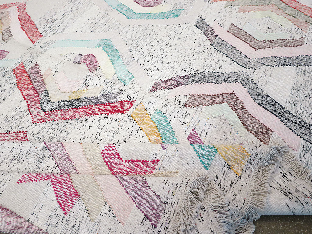 Contemporary Turkish Flatweave Large Room Size Carpet, No.32531 - Galerie Shabab