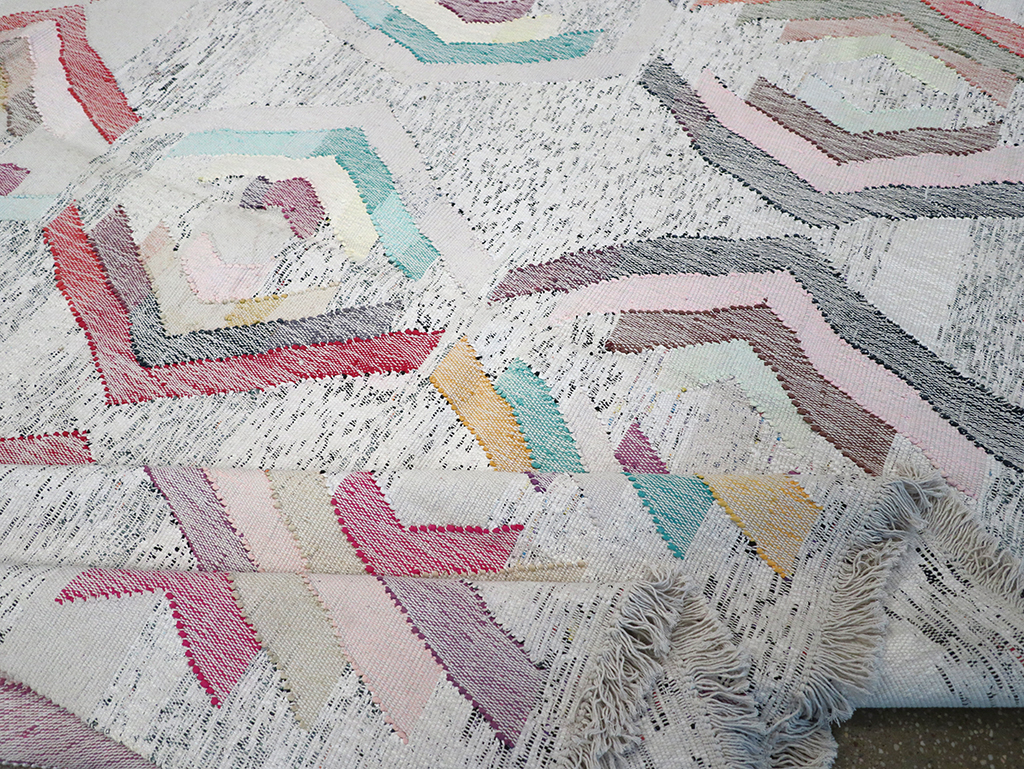 Contemporary Turkish Flatweave Large Room Size Carpet, No.32531 - Galerie Shabab