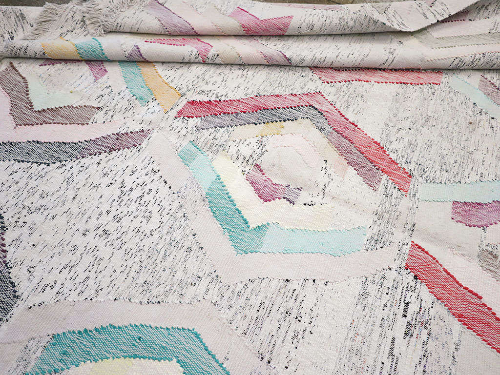 Contemporary Turkish Flatweave Large Room Size Carpet, No.32531 - Galerie Shabab