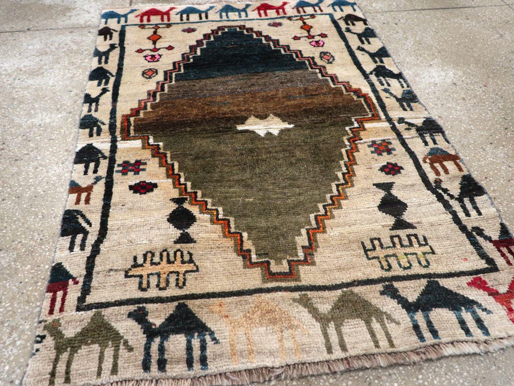 Vintage Persian Gabbeh Throw Rug, No.32540 - Galerie Shabab