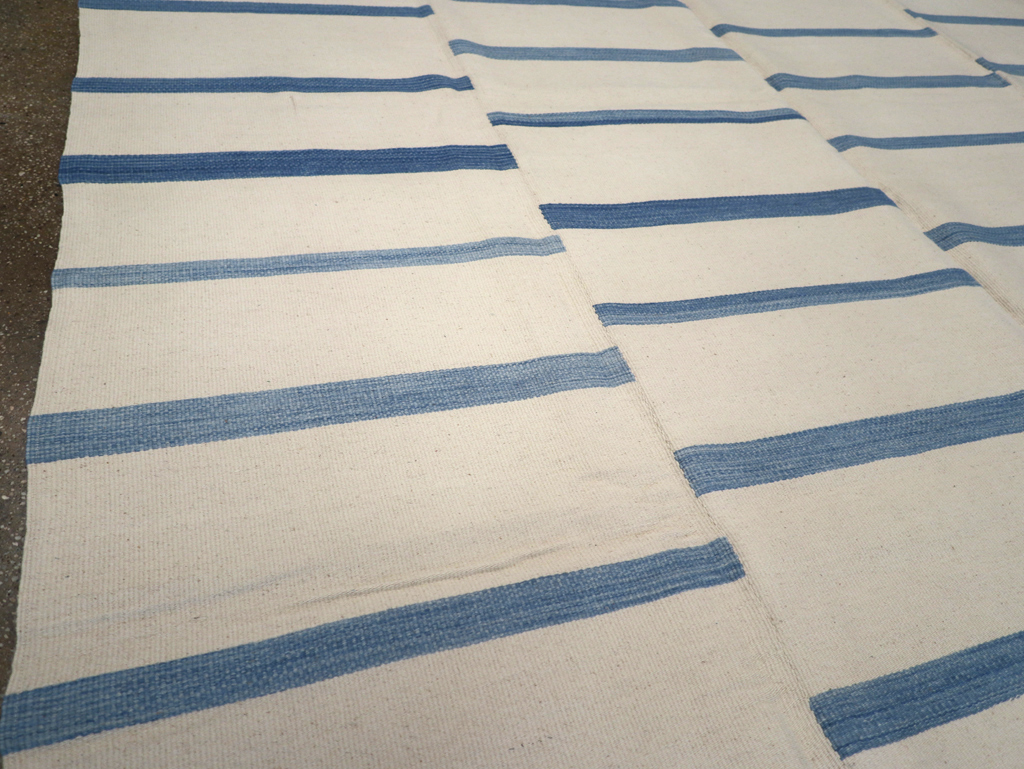 Contemporary Turkish Flatweave Room Size Carpet, No.32542 - Galerie Shabab
