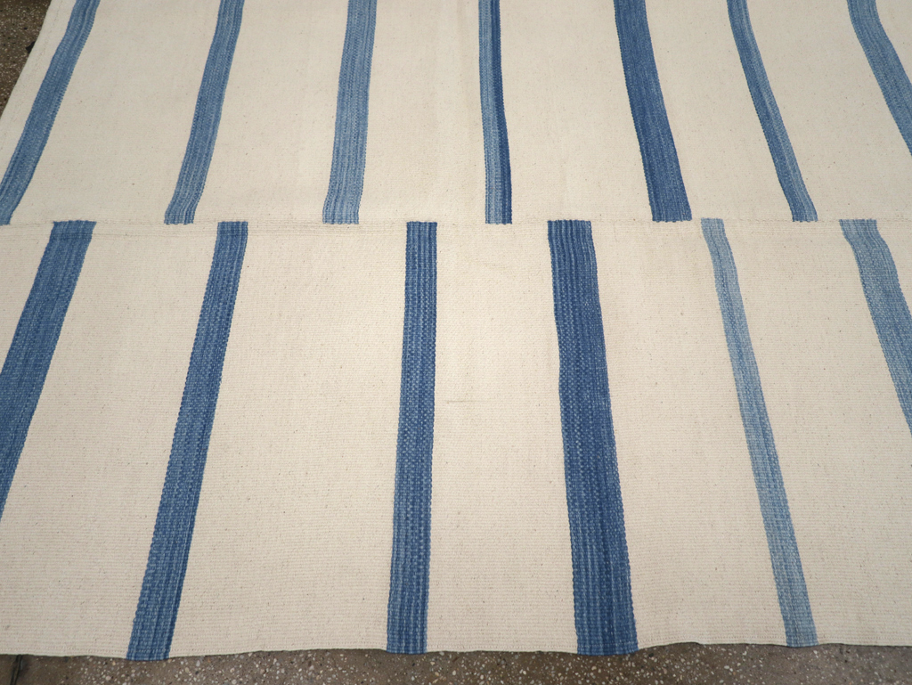 Contemporary Turkish Flatweave Room Size Carpet, No.32542 - Galerie Shabab