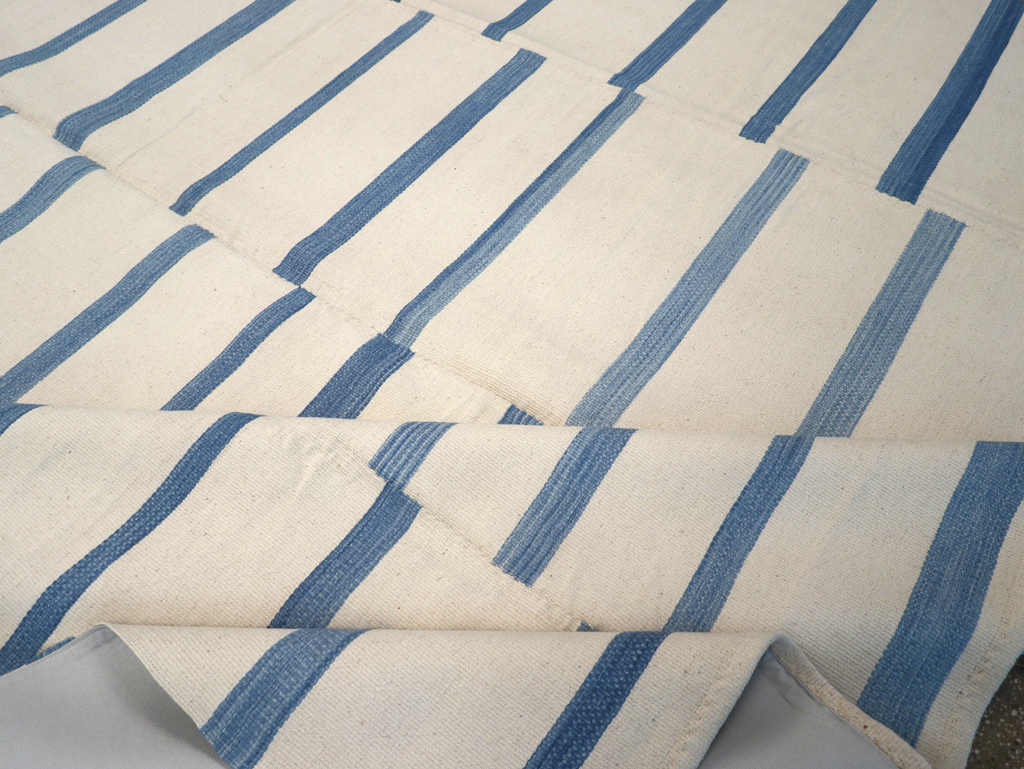 Contemporary Turkish Flatweave Room Size Carpet, No.32542 - Galerie Shabab
