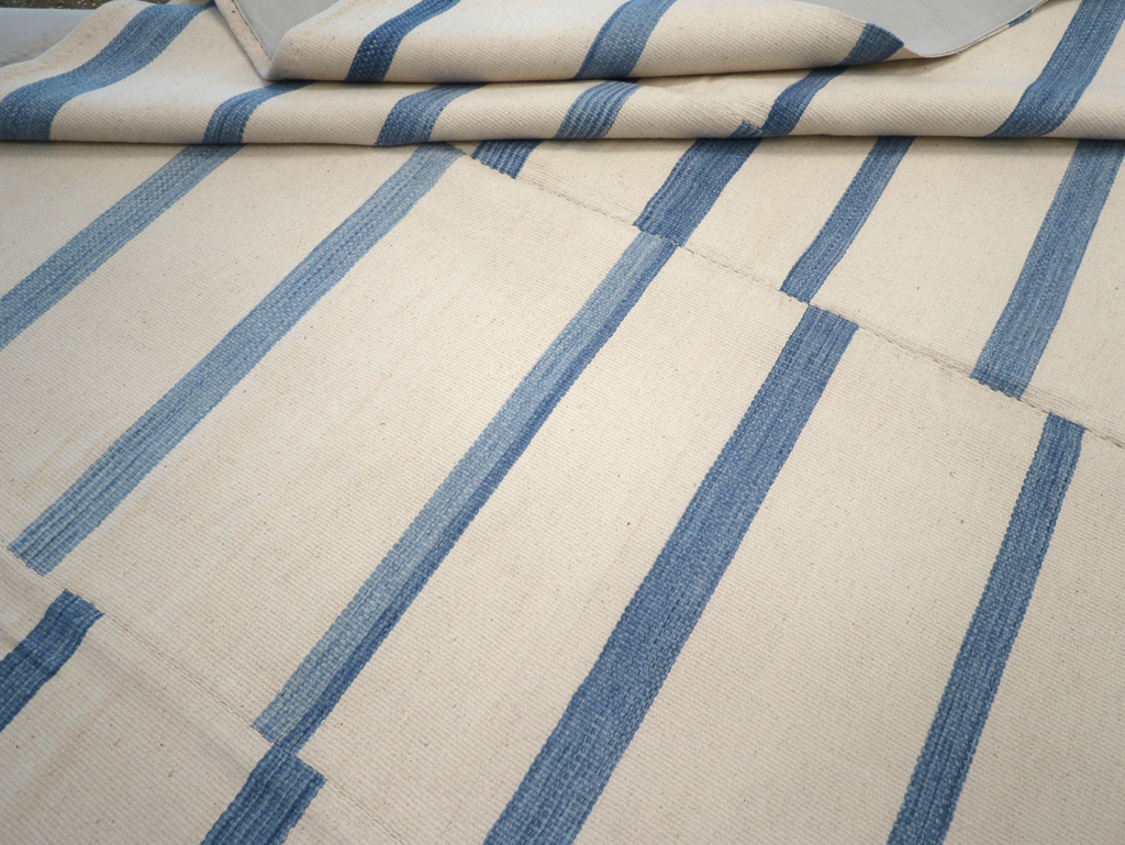 Contemporary Turkish Flatweave Room Size Carpet, No.32542 - Galerie Shabab