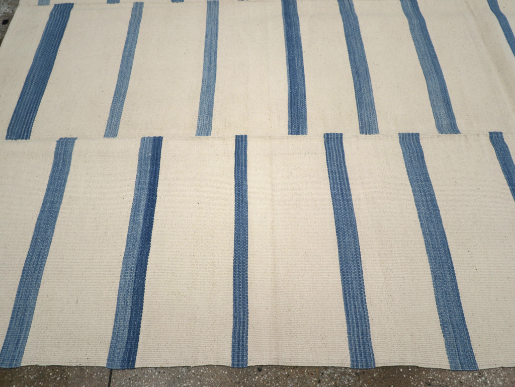 Modern Turkish Flatweave Kilim Room Size Carpet, No.32543 - Galerie Shabab