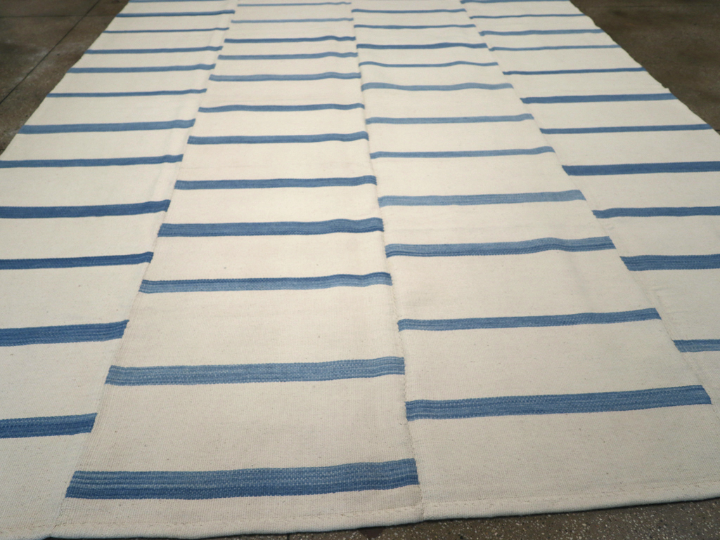 Modern Turkish Flatweave Kilim Room Size Carpet, No.32543 - Galerie Shabab