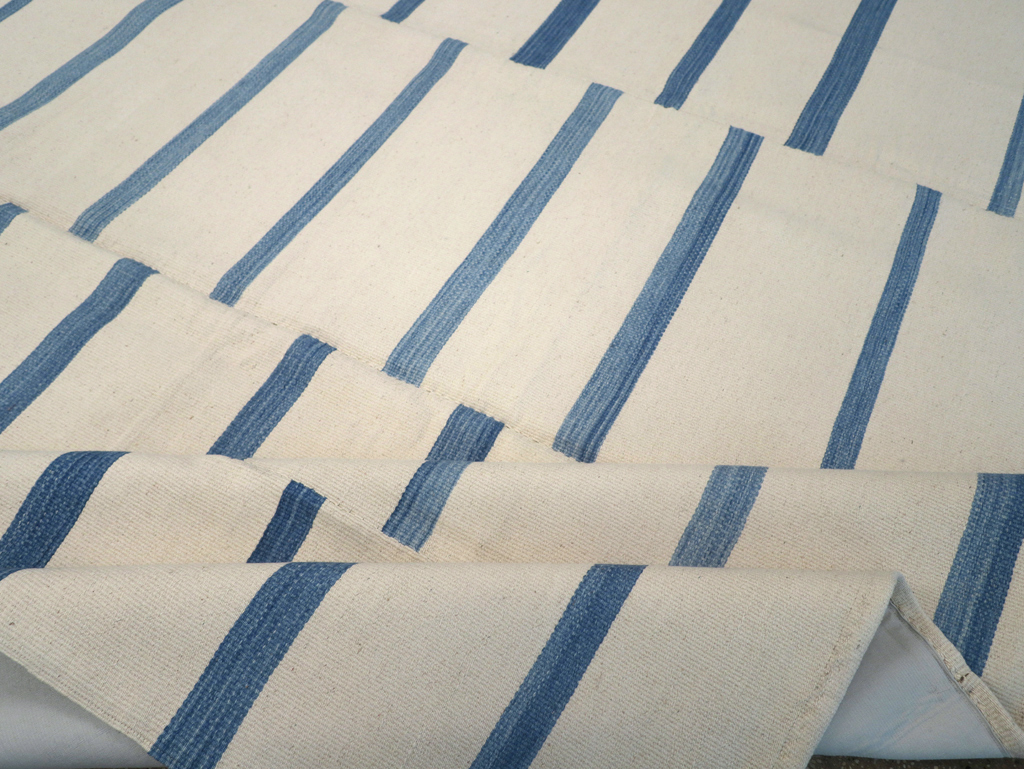 Modern Turkish Flatweave Kilim Room Size Carpet, No.32543 - Galerie Shabab